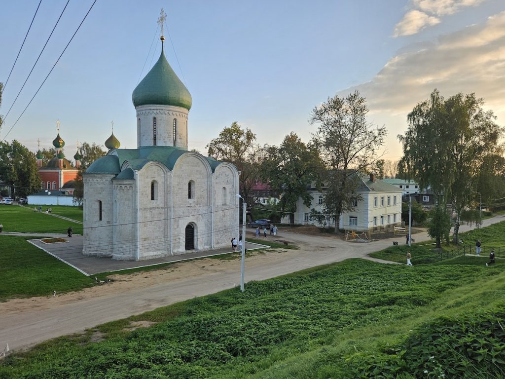 Переславль-Залесский. Фестиваль «Искусство жить на даче». Вино, мангалица и дача Коровина.