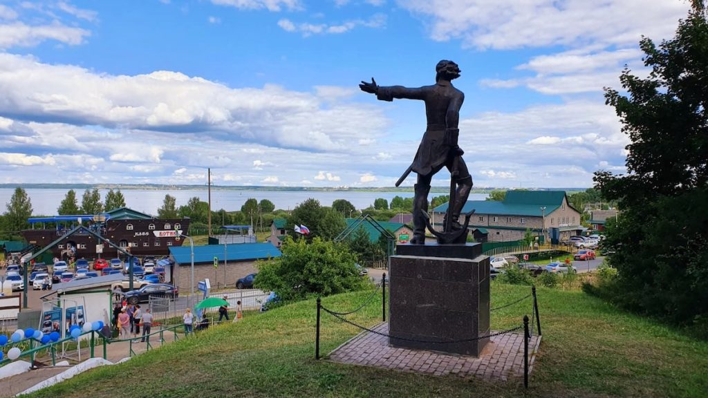 Переславль-Залесский. От Голландии до Швейцарии. Мед, бот, круассан.