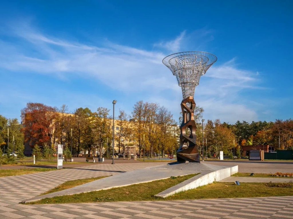 Черноголовка. Закрытые двери, странные муралы и чёрная дыра.